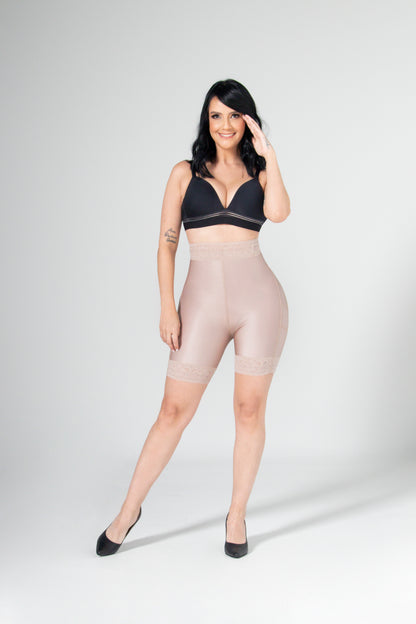 Short taille haute mi-jambe rehausseur de fesses Réf. 014580