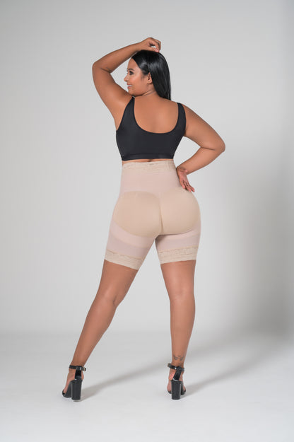 Short taille haute mi-jambe rehausseur de fesses Réf. 024580