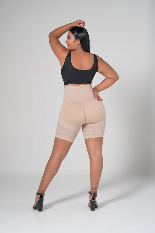 Short taille haute mi-jambe rehausseur de fesses Réf. 024580