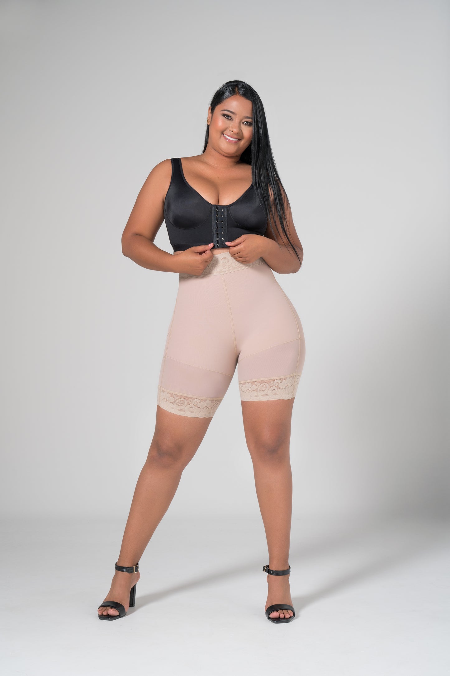 Short taille haute mi-jambe rehausseur de fesses Réf. 024580