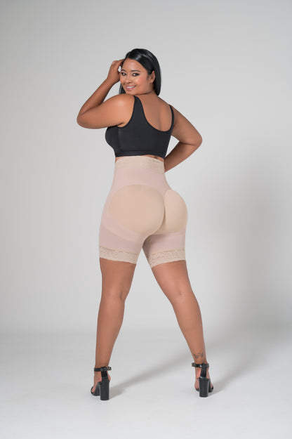 Short taille haute mi-jambe rehausseur de fesses Réf. 024580
