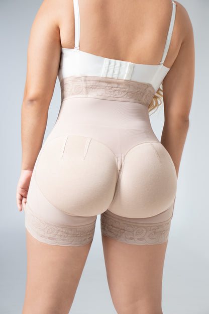 Short taille haute extra court, effet liftant, réf. 024656
